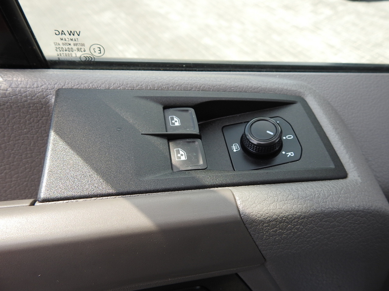 侧帘货车 VOLKSWAGEN CRAFTER TARPAULIN LIFT 8 PALLETS WEBASTO CRUISE CONTROL  180HP：图29
