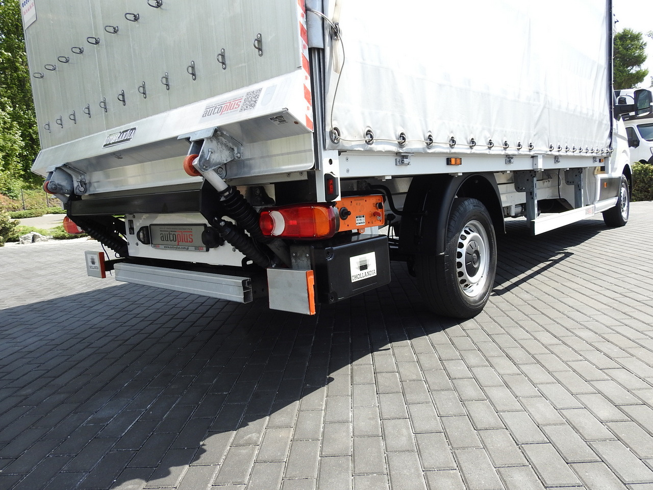 侧帘货车 VOLKSWAGEN CRAFTER TARPAULIN LIFT 8 PALLETS WEBASTO CRUISE CONTROL  180HP：图26