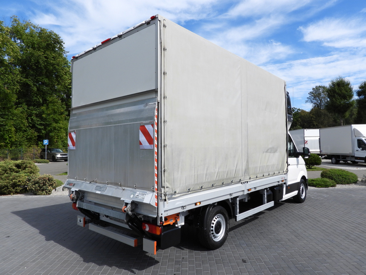 VOLKSWAGEN CRAFTER TARPAULIN LIFT 8 PALLETS WEBASTO CRUISE CONTROL LED LIGHTS AIR CONDITIONING 180HP - 侧帘货车:图3 VOLKSWAGEN CRAFTER TARPAULIN LIFT 8 PALLETS WEBASTO CRUISE CONTROL LED LIGHTS AIR CONDITIONING 180HP - 侧帘货车:图3