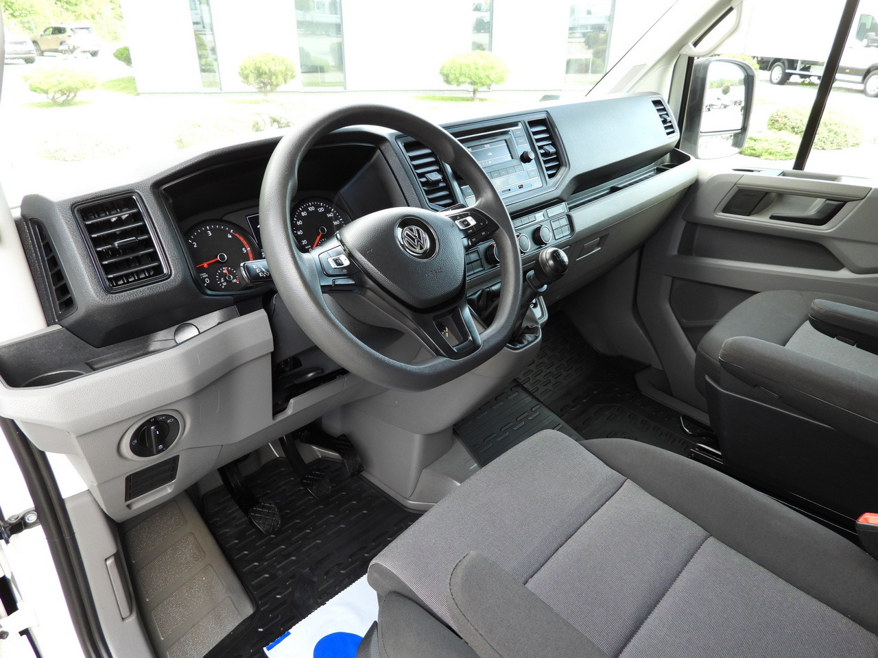 VOLKSWAGEN CRAFTER TARPAULIN LIFT 8 PALLETS WEBASTO CRUISE CONTROL LED LIGHTS AIR CONDITIONING 180HP - 侧帘货车:图2 VOLKSWAGEN CRAFTER TARPAULIN LIFT 8 PALLETS WEBASTO CRUISE CONTROL LED LIGHTS AIR CONDITIONING 180HP - 侧帘货车:图2