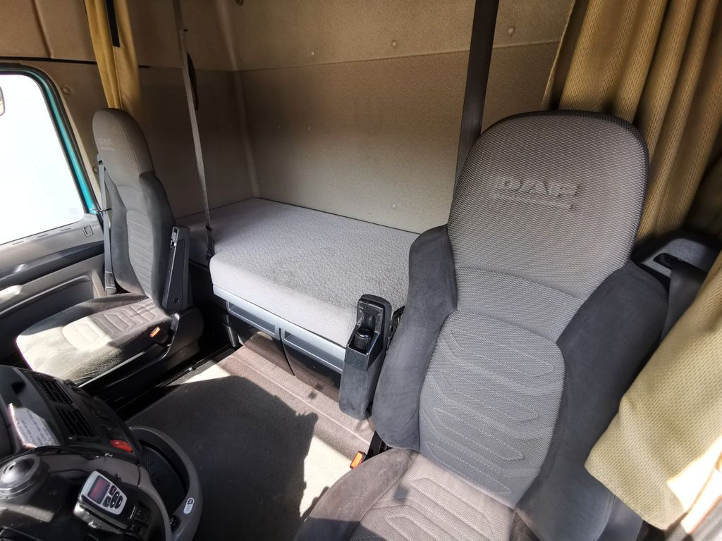 牲畜运输车 DAF XF 105.460  / Intarder / 4 Stock / KOMPLETT !：图13