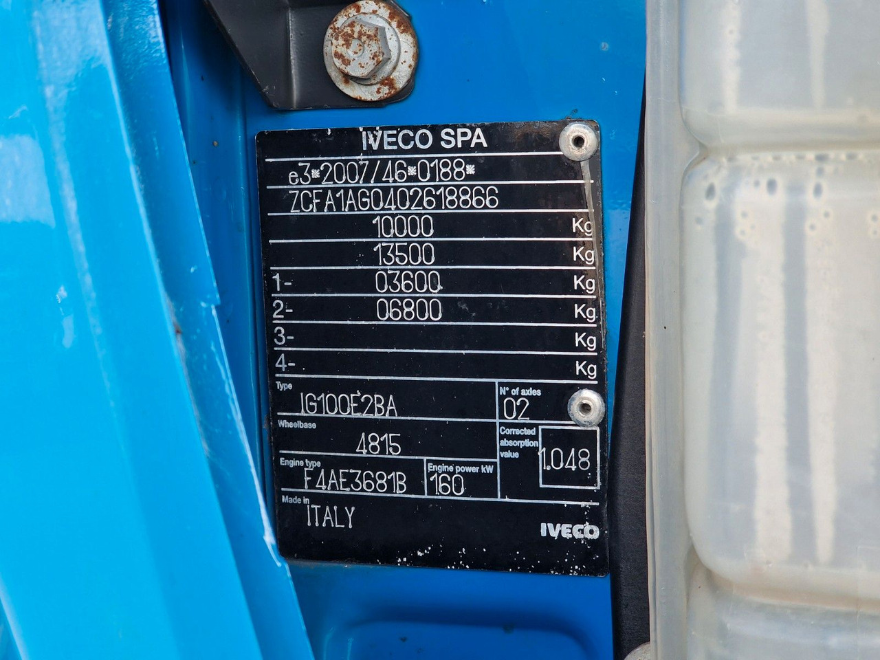 厢式卡车 Iveco Eurocargo 100E22 / Ladebordwand / 3 Sitzen:图32 厢式卡车 Iveco Eurocargo 100E22 / Ladebordwand / 3 Sitzen:图32