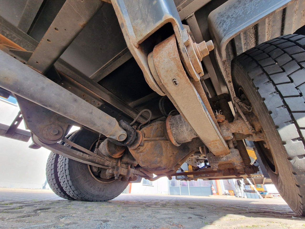 厢式卡车 Iveco Eurocargo 100E22 / Ladebordwand / 3 Sitzen:图28 厢式卡车 Iveco Eurocargo 100E22 / Ladebordwand / 3 Sitzen:图28