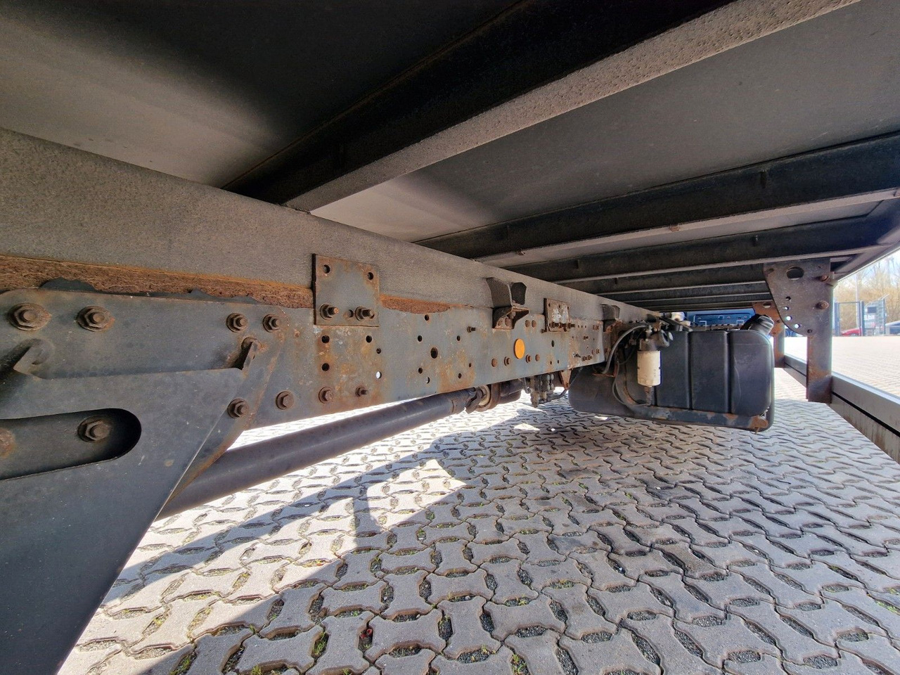 厢式卡车 Iveco Eurocargo 100E22 / Ladebordwand / 3 Sitzen:图19 厢式卡车 Iveco Eurocargo 100E22 / Ladebordwand / 3 Sitzen:图19