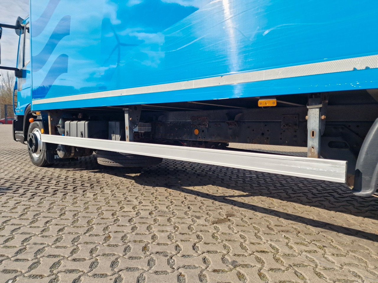 厢式卡车 Iveco Eurocargo 100E22 / Ladebordwand / 3 Sitzen:图16 厢式卡车 Iveco Eurocargo 100E22 / Ladebordwand / 3 Sitzen:图16