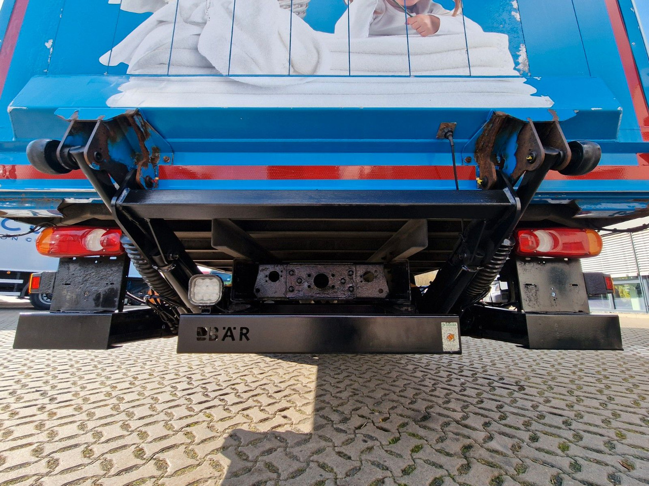 厢式卡车 Iveco Eurocargo 100E22 / Ladebordwand / 3 Sitzen:图25 厢式卡车 Iveco Eurocargo 100E22 / Ladebordwand / 3 Sitzen:图25