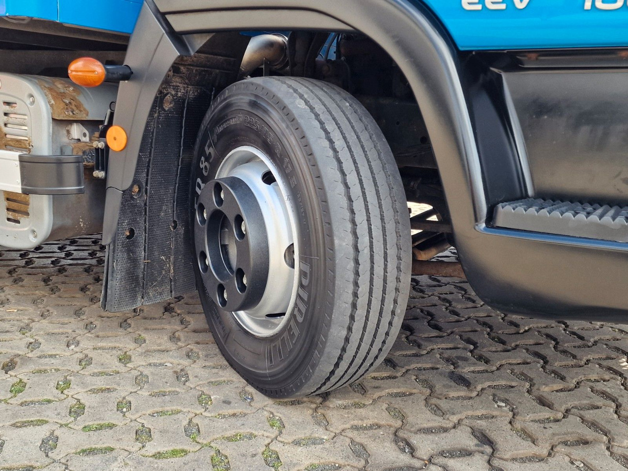 厢式卡车 Iveco Eurocargo 100E22 / Ladebordwand / 3 Sitzen:图48 厢式卡车 Iveco Eurocargo 100E22 / Ladebordwand / 3 Sitzen:图48