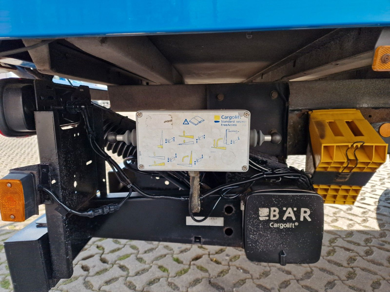 厢式卡车 Iveco Eurocargo 100E22 / Ladebordwand / 3 Sitzen:图22 厢式卡车 Iveco Eurocargo 100E22 / Ladebordwand / 3 Sitzen:图22