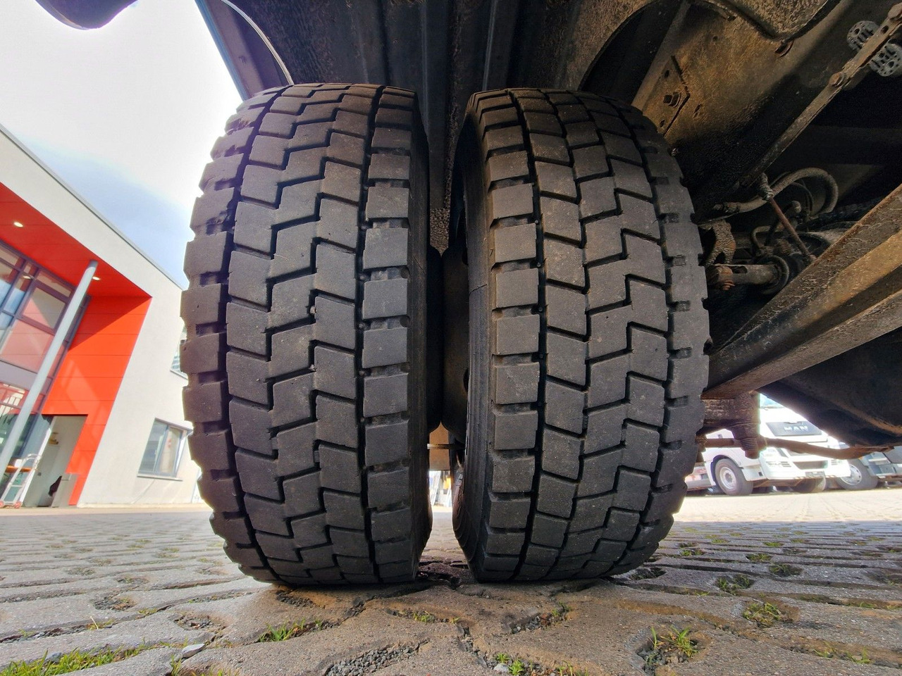 厢式卡车 Iveco Eurocargo 100E22 / Ladebordwand / 3 Sitzen:图50 厢式卡车 Iveco Eurocargo 100E22 / Ladebordwand / 3 Sitzen:图50