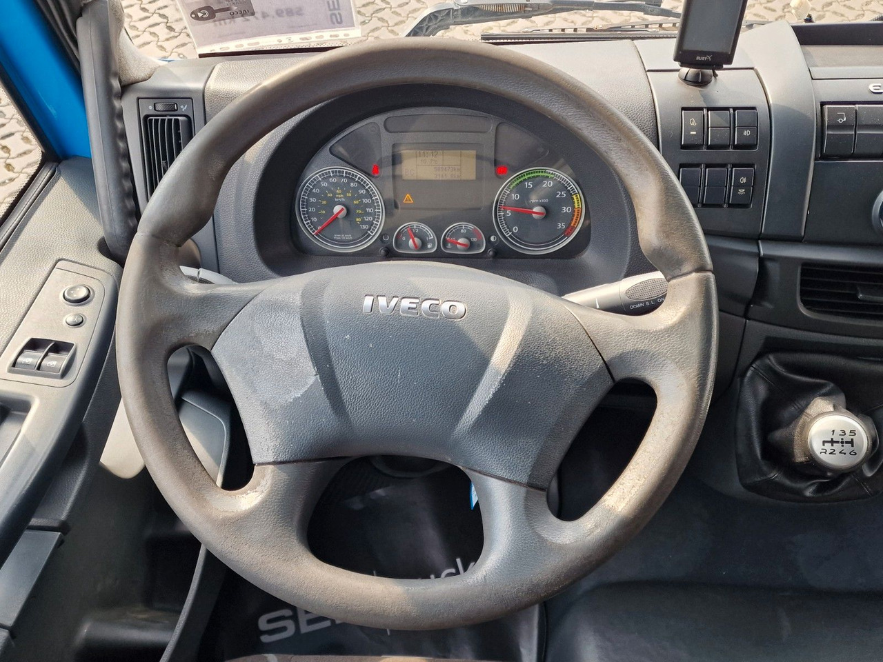 厢式卡车 Iveco Eurocargo 100E22 / Ladebordwand / 3 Sitzen:图40 厢式卡车 Iveco Eurocargo 100E22 / Ladebordwand / 3 Sitzen:图40