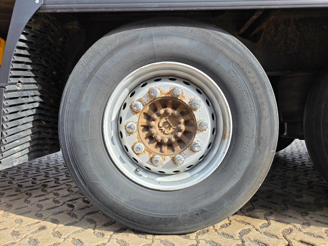 侧帘半拖车 Krone SD / Palettenkasten / Liftachse:图42 侧帘半拖车 Krone SD / Palettenkasten / Liftachse:图42