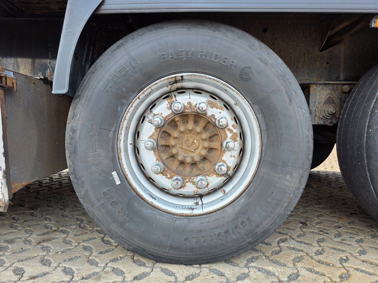 侧帘半拖车 Krone SD / Palettenkasten / Liftachse:图31 侧帘半拖车 Krone SD / Palettenkasten / Liftachse:图31
