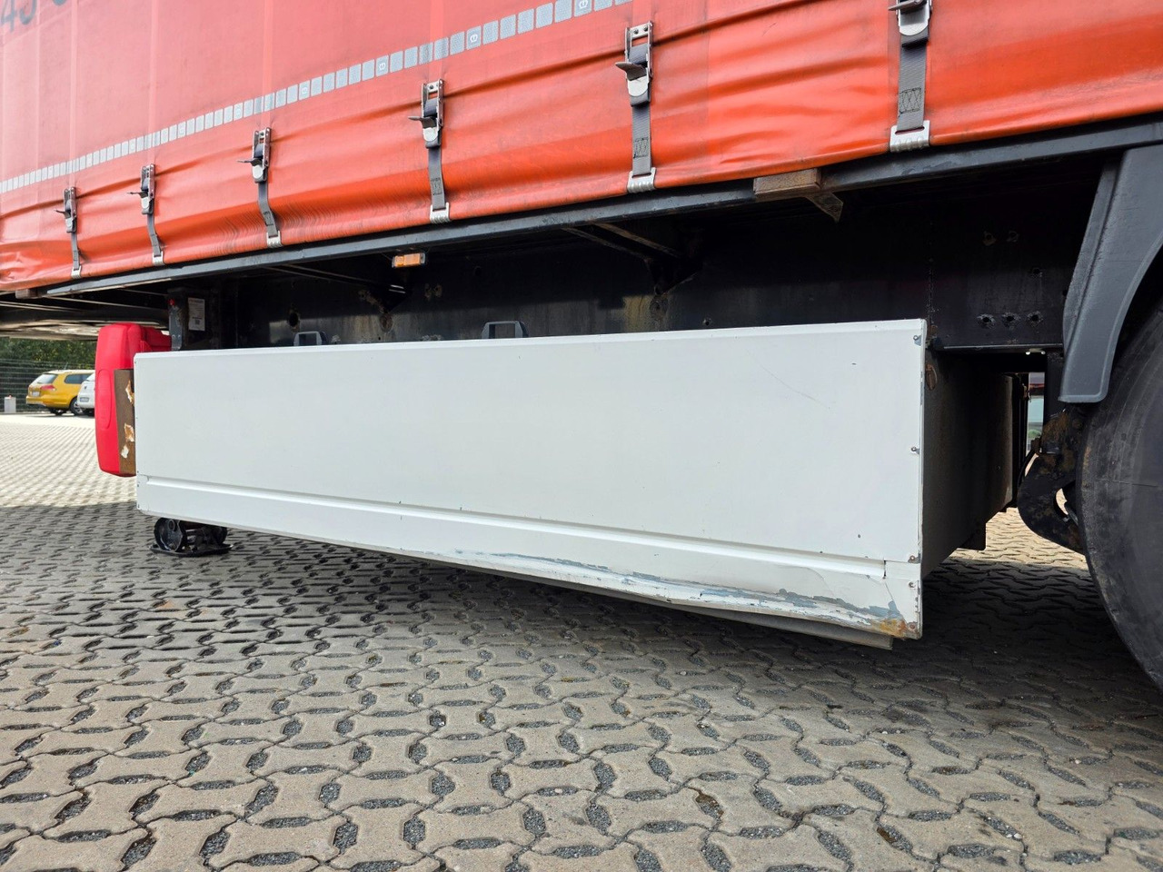 侧帘半拖车 Krone SD / Palettenkasten / Liftachse:图17 侧帘半拖车 Krone SD / Palettenkasten / Liftachse:图17