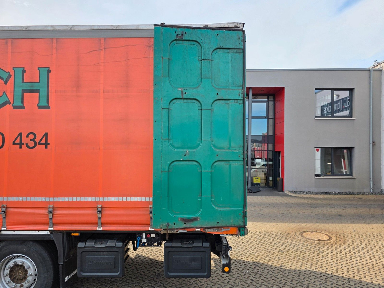 侧帘半拖车 Krone SD / Palettenkasten / Liftachse:图16 侧帘半拖车 Krone SD / Palettenkasten / Liftachse:图16
