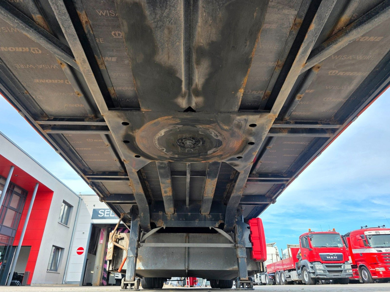 侧帘半拖车 Krone SD / Palettenkasten / Liftachse:图26 侧帘半拖车 Krone SD / Palettenkasten / Liftachse:图26