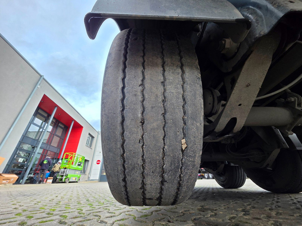 翻斗半拖车 Langendorf SKA 24/30 / Liftachse：图24