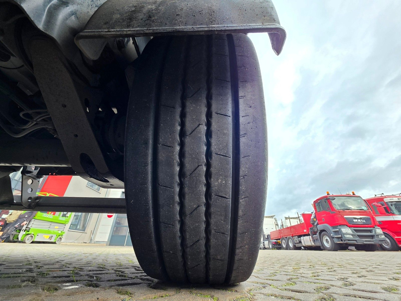 翻斗半拖车 Langendorf SKA 24/30 / Liftachse：图21