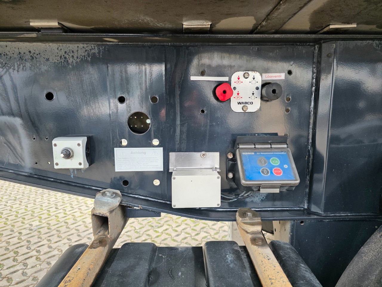 翻斗半拖车 Langendorf SKA 24/30 / Liftachse：图10