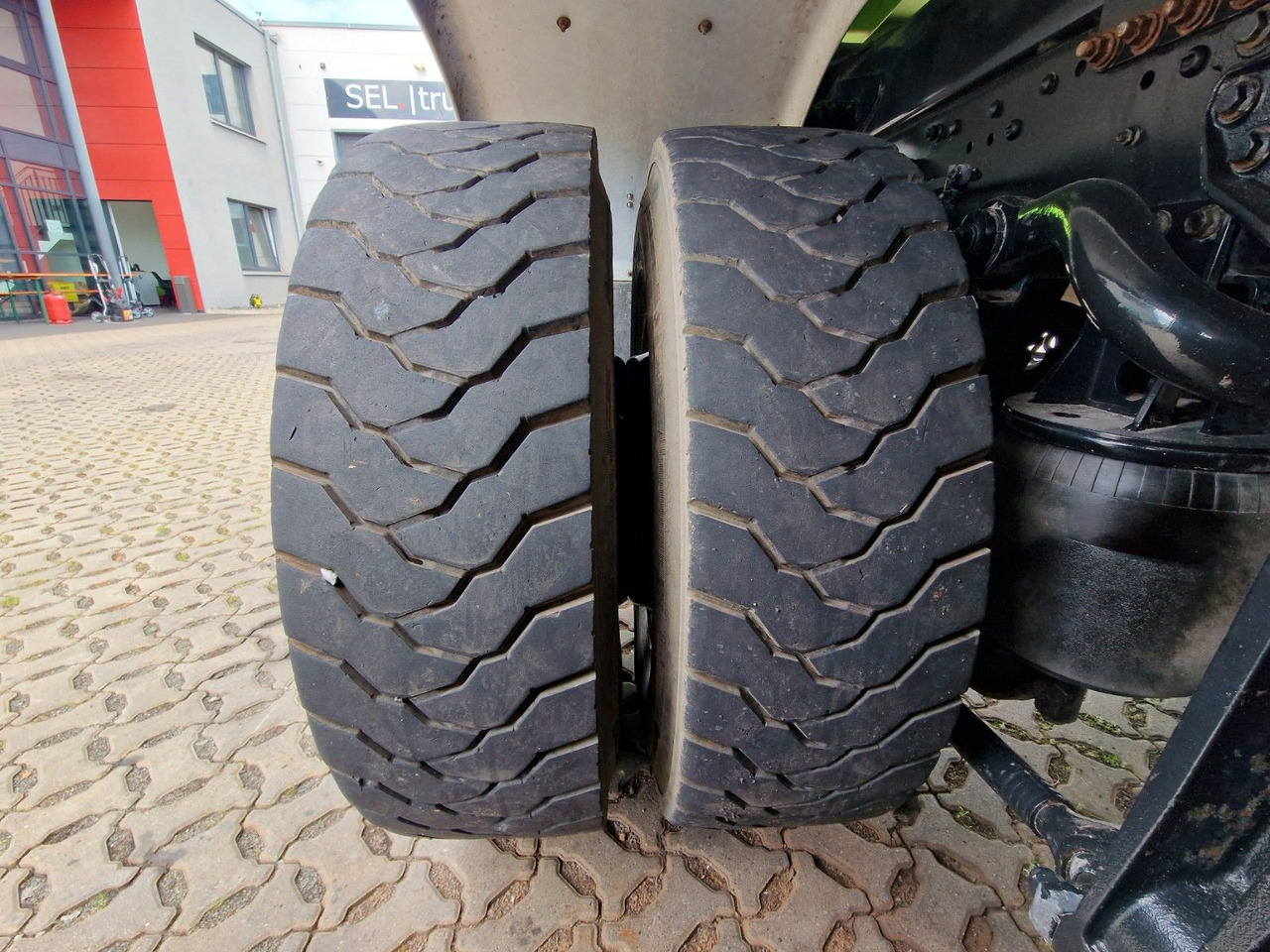 翻斗车 MAN TGS 33.510 6x6 BL CH /Dreiseitenkipper /6x6 / 6D:图27 翻斗车 MAN TGS 33.510 6x6 BL CH /Dreiseitenkipper /6x6 / 6D:图27