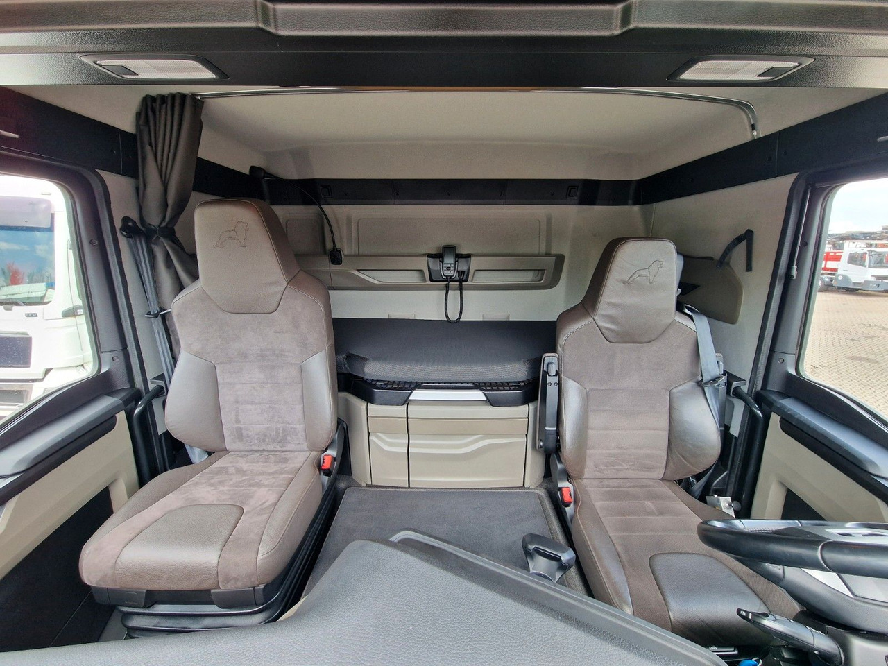 翻斗车 MAN TGS 33.510 6x6 BL CH /Dreiseitenkipper /6x6 / 6D:图17 翻斗车 MAN TGS 33.510 6x6 BL CH /Dreiseitenkipper /6x6 / 6D:图17