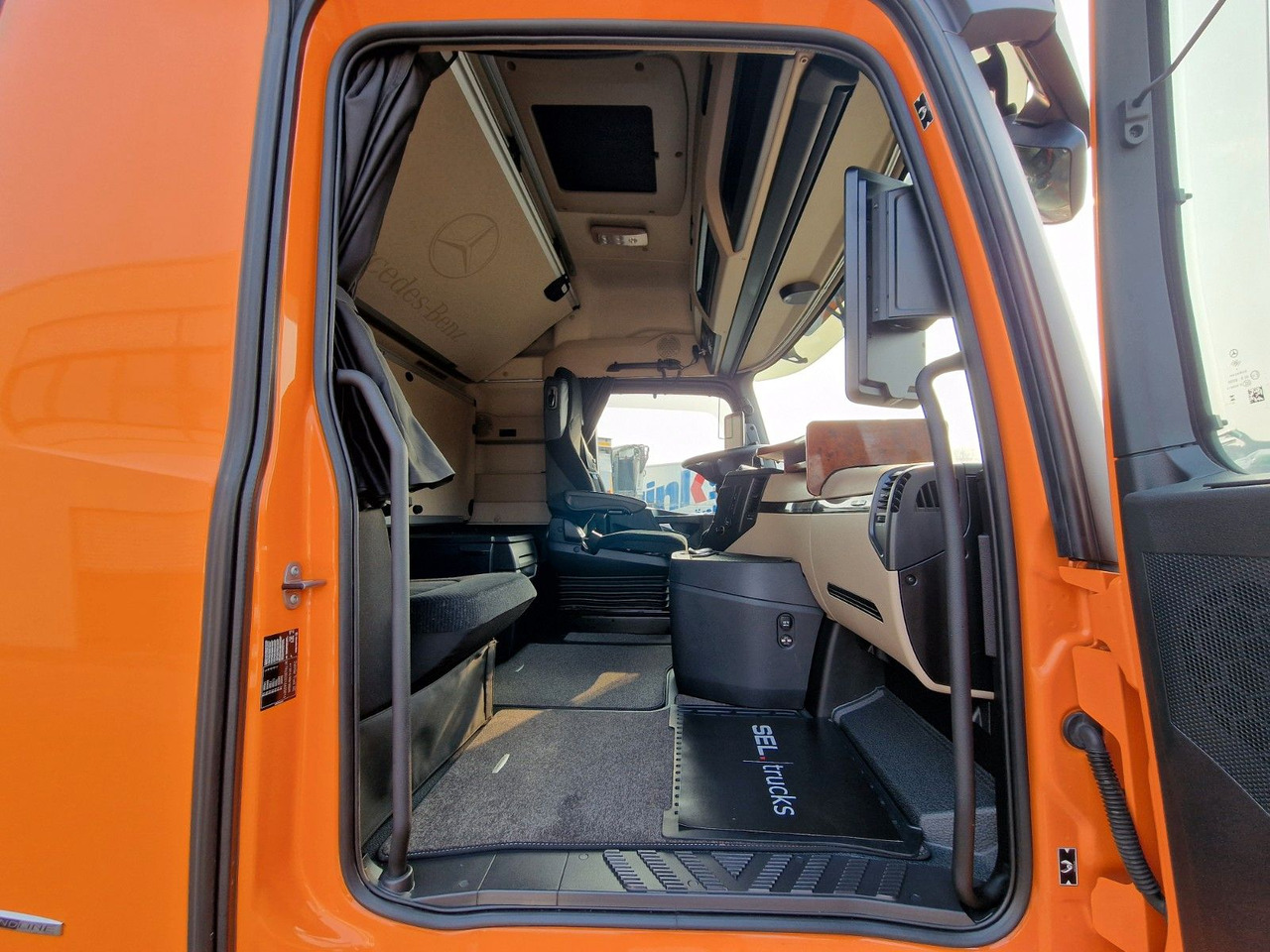侧帘卡车 Mercedes-Benz Actros 2548 / Retarder / Euro 6E / Aluklappen：图17
