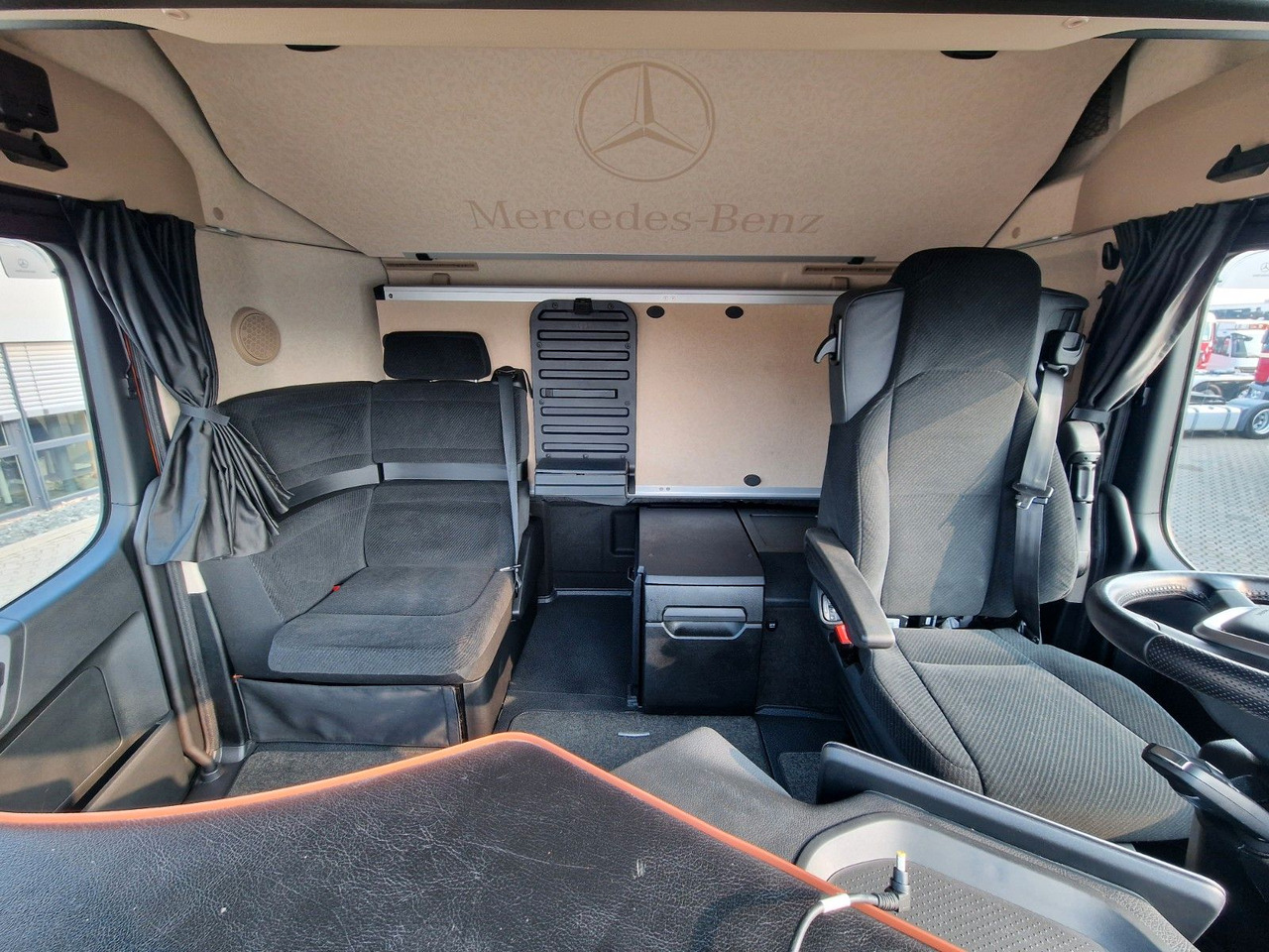 侧帘卡车 Mercedes-Benz Actros 2548 / Retarder / Euro 6E / Aluklappen：图19