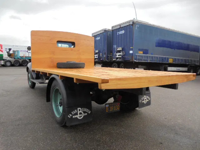 Chevrolet 1 1/2 TON FLATBED - 栏板式/ 平板卡车:图5 Chevrolet 1 1/2 TON FLATBED - 栏板式/ 平板卡车:图5