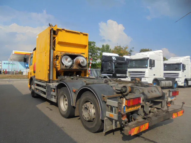 DAF 75.240 75 240 6X2 - 垃圾车:图4 DAF 75.240 75 240 6X2 - 垃圾车:图4
