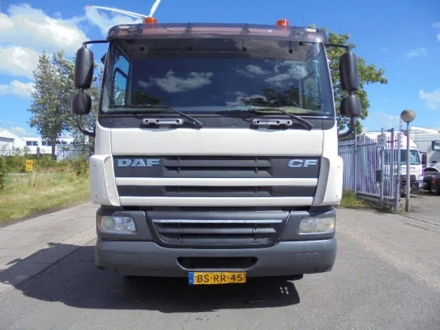 DAF CF 75.250 FAG 250 6X2 - 厢式卡车:图2 DAF CF 75.250 FAG 250 6X2 - 厢式卡车:图2