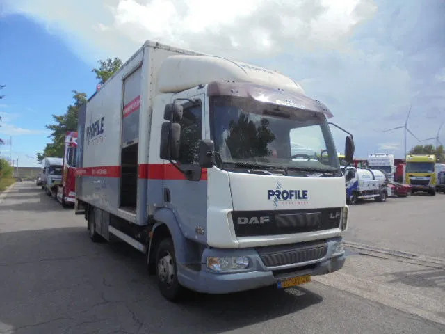 DAF LF 45 150 NL TRUCK SERVICE TRUCK SERVICE TRUCK MET COMPRESSOR - 厢式卡车:图5 DAF LF 45 150 NL TRUCK SERVICE TRUCK SERVICE TRUCK MET COMPRESSOR - 厢式卡车:图5