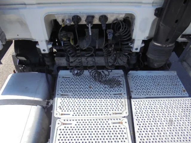 牵引车 DAF XF 105.460 SUPERSPACE：图6