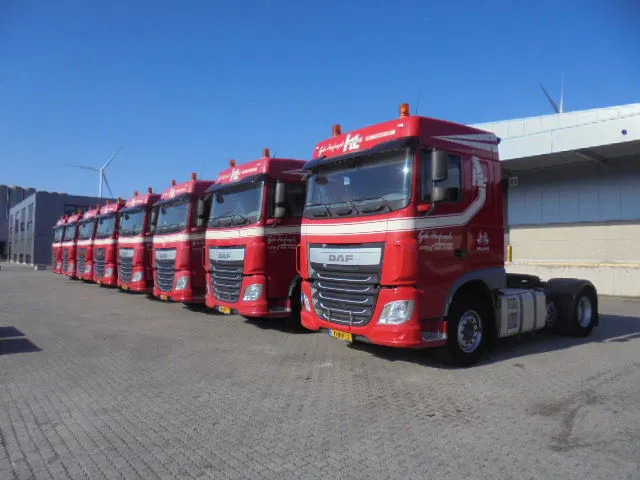 DAF XF 440 6X2 NL TRUCK 15X IN STOCK - 牵引车:图1 DAF XF 440 6X2 NL TRUCK 15X IN STOCK - 牵引车:图1