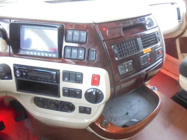 牵引车 DAF XF 440 ADR TUV 02-26:图13 牵引车 DAF XF 440 ADR TUV 02-26:图13