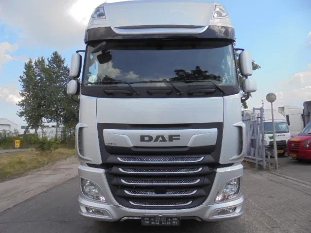 DAF XF 450 FTG 6X2 SUPER SPACE DUITSE BRIEF - 牵引车:图2 DAF XF 450 FTG 6X2 SUPER SPACE DUITSE BRIEF - 牵引车:图2