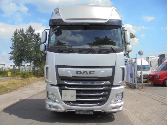 DAF XF 450 FTG 6X2 SUPER SPACE - 牵引车:图2 DAF XF 450 FTG 6X2 SUPER SPACE - 牵引车:图2