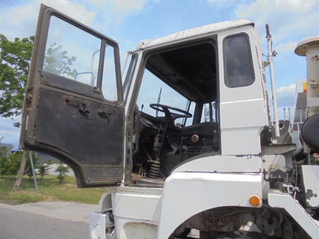 栏板式/ 平板卡车 DAF YTZ 2300 6X6 FULL STEEL：图7