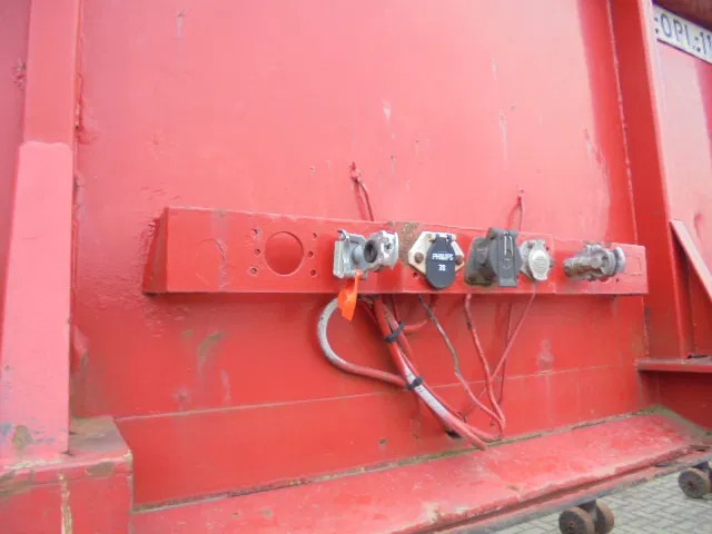 栏板式/ 平板半拖车 Fruehauf ONCR 39-327 A:图6 栏板式/ 平板半拖车 Fruehauf ONCR 39-327 A:图6