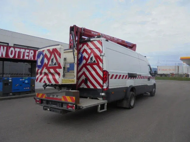 Iveco Daily 70 70C17 - 卡车:图4 Iveco Daily 70 70C17 - 卡车:图4