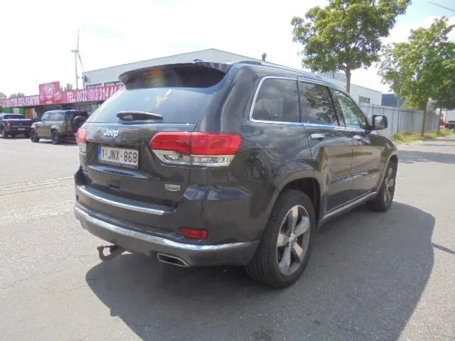 Jeep Grand Cherokee 4X4 SUMMIT EDITION 3.0 LTR V6 - 越野车:图5 Jeep Grand Cherokee 4X4 SUMMIT EDITION 3.0 LTR V6 - 越野车:图5