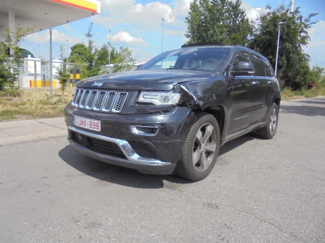 Jeep Grand Cherokee 4X4 SUMMIT EDITION 3.0 LTR V6 - 越野车:图1 Jeep Grand Cherokee 4X4 SUMMIT EDITION 3.0 LTR V6 - 越野车:图1