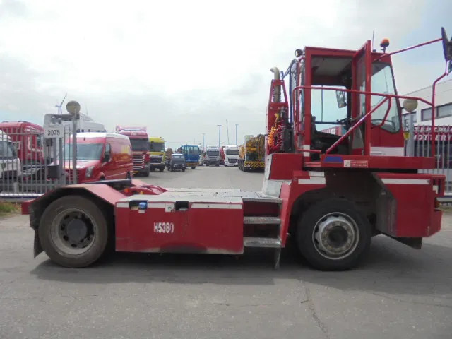 MOL YM225/4X2 40KM/H - 码头牵引车:图4 MOL YM225/4X2 40KM/H - 码头牵引车:图4