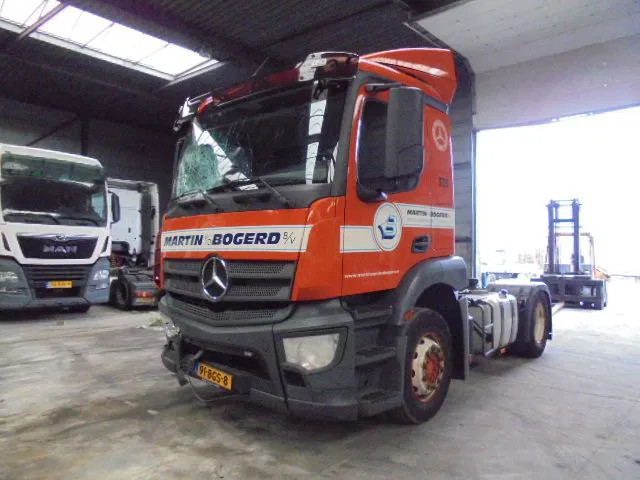 Mercedes-Benz Antos 1832 CABINE SCHADE FOR PARTS - 牵引车:图1 Mercedes-Benz Antos 1832 CABINE SCHADE FOR PARTS - 牵引车:图1