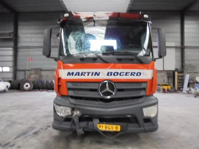 Mercedes-Benz Antos 1832 CABINE SCHADE - 牵引车:图2 Mercedes-Benz Antos 1832 CABINE SCHADE - 牵引车:图2