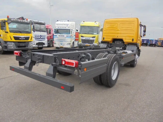 Mercedes-Benz Atego 1518 NEW DEMO MET FABRIEKS GARANTIE - 驾驶室底盘卡车:图4 Mercedes-Benz Atego 1518 NEW DEMO MET FABRIEKS GARANTIE - 驾驶室底盘卡车:图4