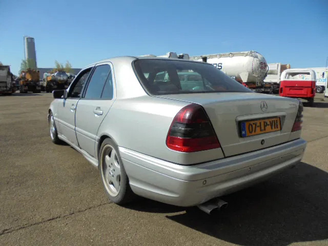 Mercedes-Benz C-Klasse 43 AMG - 轿车:图4 Mercedes-Benz C-Klasse 43 AMG - 轿车:图4