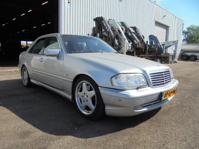 Mercedes-Benz C-Klasse 43 AMG - 轿车:图2 Mercedes-Benz C-Klasse 43 AMG - 轿车:图2