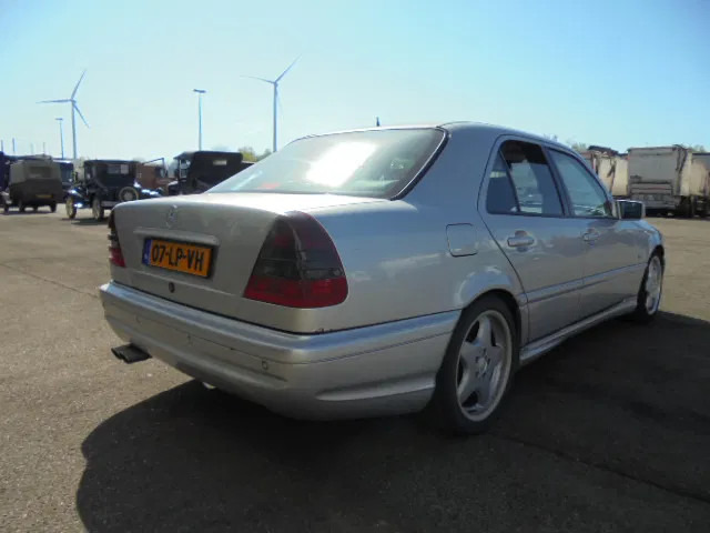 Mercedes-Benz C-Klasse 43 AMG - 轿车:图3 Mercedes-Benz C-Klasse 43 AMG - 轿车:图3