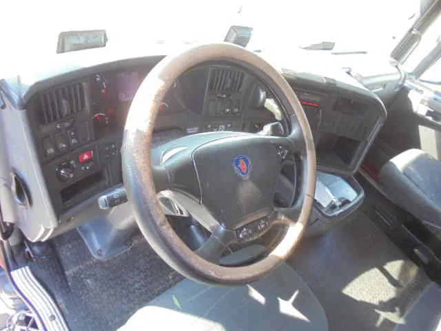 厢式卡车 Scania R440 6X2 RETARDER BDF：图9