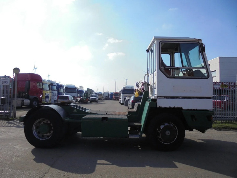 Terberg YT 180 - 码头牵引车:图4 Terberg YT 180 - 码头牵引车:图4