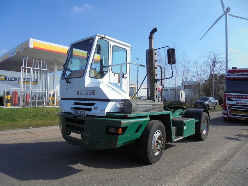 Terberg YT 180 - 码头牵引车:图1 Terberg YT 180 - 码头牵引车:图1